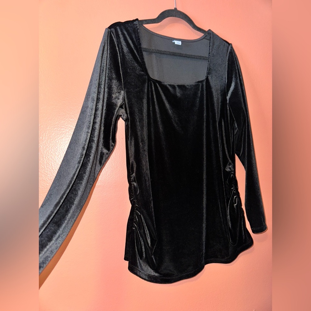 Old navy Black velvet maturnity top size xl